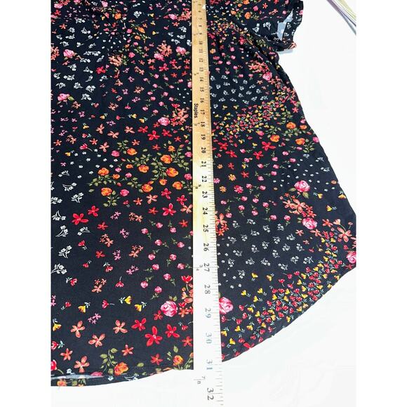 Torrid Harper Short Sleeve Top Blouse Black Floral Sz 2 lightweight Flowy Boho - Picture 8 of 8